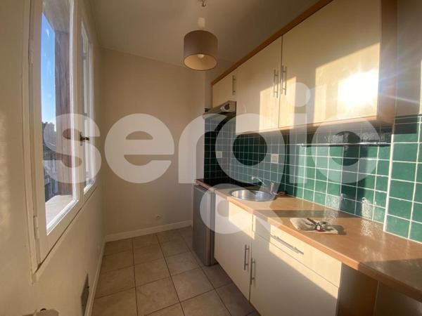 Location 1 Pieces 28 60200 Compiegne 43 0218 01 0008