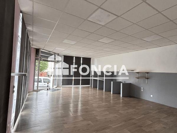 Location Local commercial 1 pièce 53 m² - 61 BD P V COUTURIER (APP) Goussainville 95190