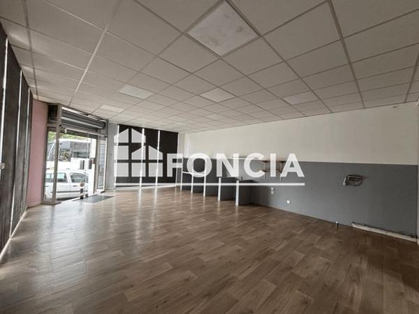 Location Local commercial 1 pièce 53 m² - 61 BD P V COUTURIER (APP) Goussainville 95190