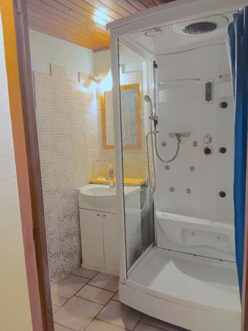 Cahors 46000 grande maison familiale 4 chambres, jardin et piscine