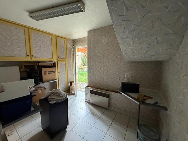 86140 LENCLOITRE Local commercial 2 pièce(s)