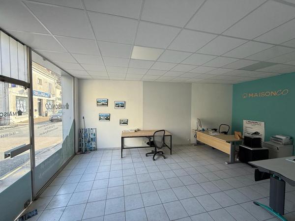 86140 LENCLOITRE Local commercial 2 pièce(s)