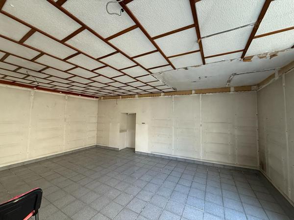 86140 LENCLOITRE Local commercial 2 pièce(s)