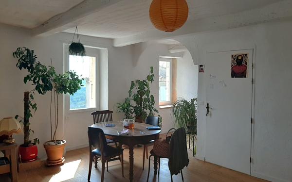 Appartement à vendre    3 pièces •  Puimoisson