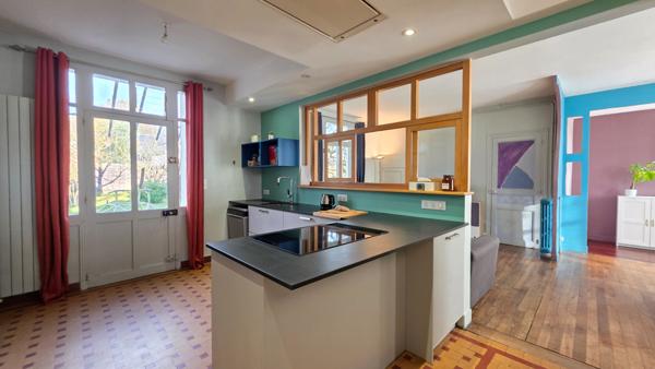 37300 JOUE-LES-TOURS - A VENDRE maison 8 pièces de 179.75 m²