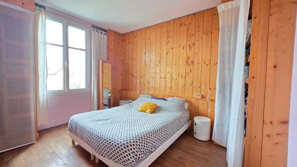 37300 JOUE-LES-TOURS - A VENDRE maison 8 pièces de 179.75 m²