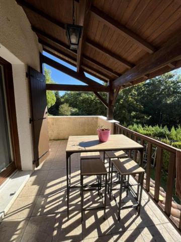 Maison Château L'Evêque 130 m2 avec garage et jardin