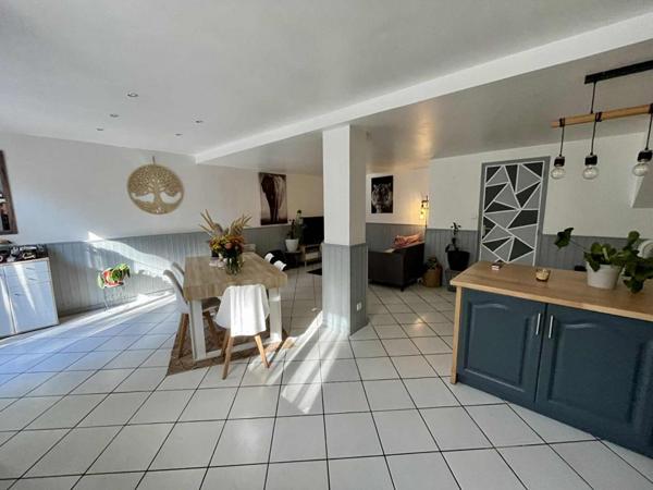 Maison Château L'Evêque 130 m2 avec garage et jardin