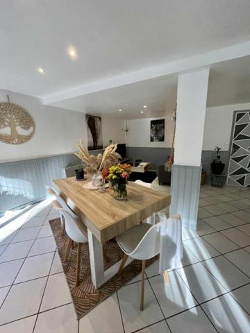 Maison Château L'Evêque 130 m2 avec garage et jardin