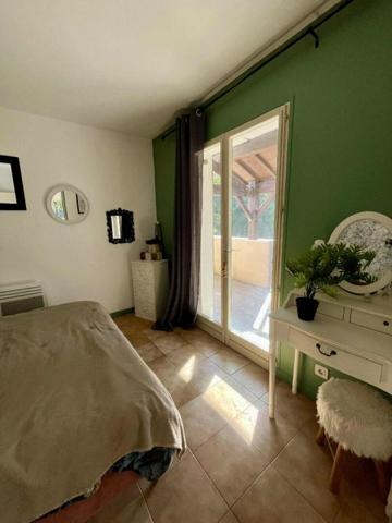 Maison Château L'Evêque 130 m2 avec garage et jardin