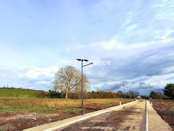 Terrain à MALAY-LE-PETIT, 89100 - 919m²