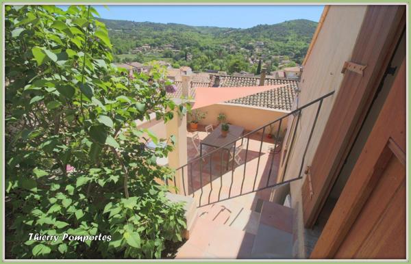 A  ORAISON, Maison de ville avec terrasse et jardin, 4 pièces plus studio indépendant