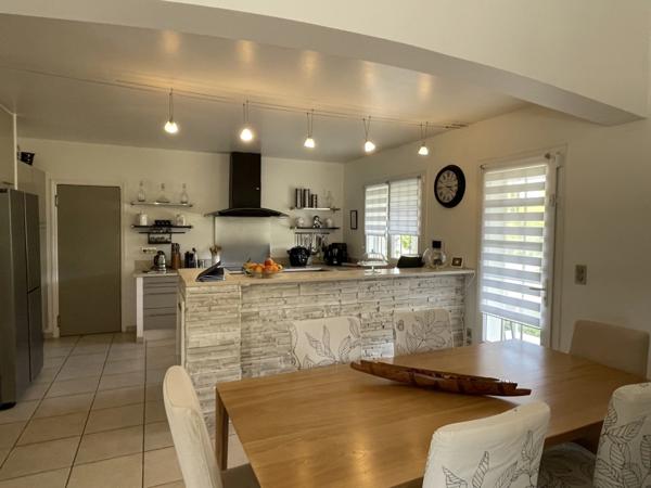 Maison à vendre 7 pièces MEYREUIL (13)