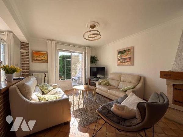 Maison semi-individuelle d'environ 90 m² - Quartier calme et recherché !

Située à Hazebrouck...