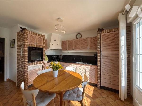 Maison semi-individuelle d'environ 90 m² - Quartier calme et recherché !

Située à Hazebrouck...