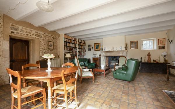 Maison à vendre    7 pièces • 182 m2 Manosque