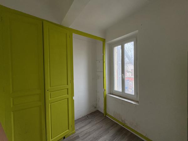 Marseille (13009) idéal investisseur, immeuble avec logements + local commercial