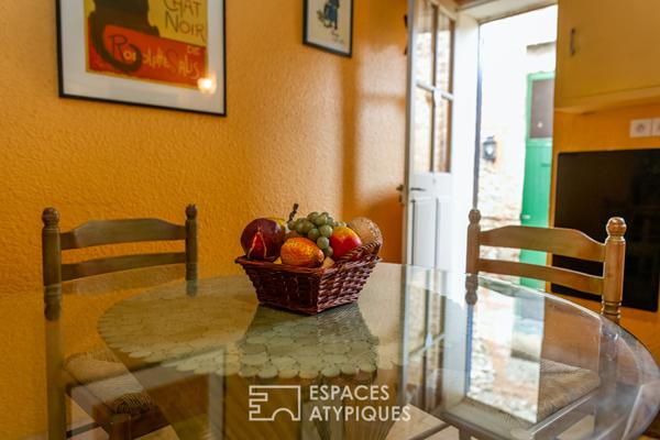 Cette ancienne maison de village de la Drôme a la saveur des souvenirs d’enfance.