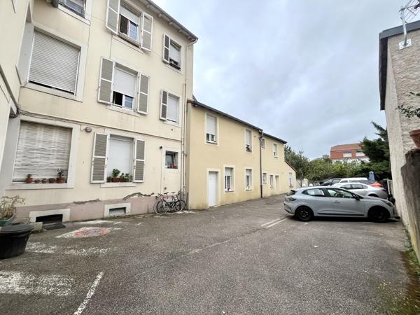 Metz (57000) A VENDRE - Rue du 20EME Corps Américain - 2 immeubles