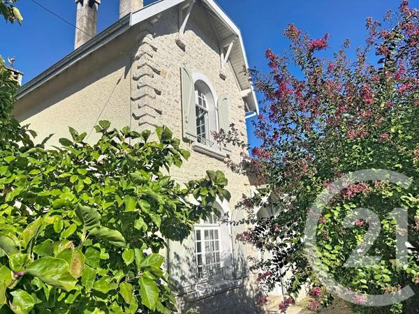 Maison à vendre  5 pièces - 133 m 2   GOND PONTOUVRE  - 16