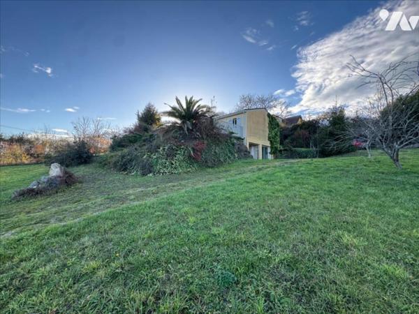 IDEALEMENT SITUEE, VILLA AVEC VUE DOMINANTE