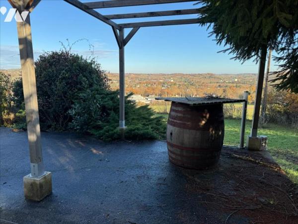 IDEALEMENT SITUEE, VILLA AVEC VUE DOMINANTE