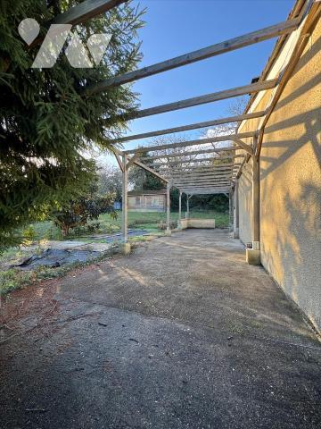 IDEALEMENT SITUEE, VILLA AVEC VUE DOMINANTE