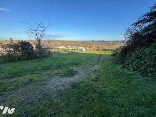 IDEALEMENT SITUEE, VILLA AVEC VUE DOMINANTE