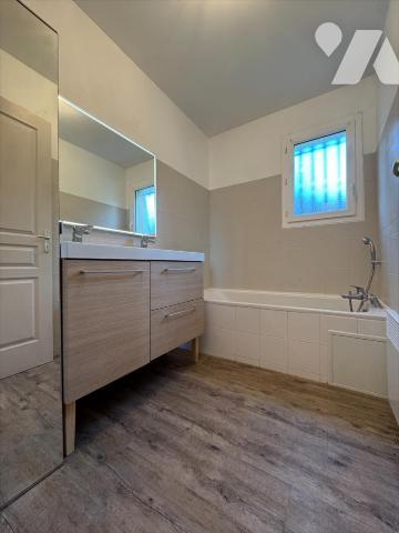 IDEALEMENT SITUEE, VILLA AVEC VUE DOMINANTE