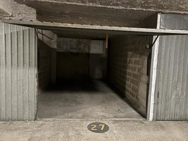 Location Parking / Box 16 m² à Marseille - Exclusivité NESTENN La Ciotat