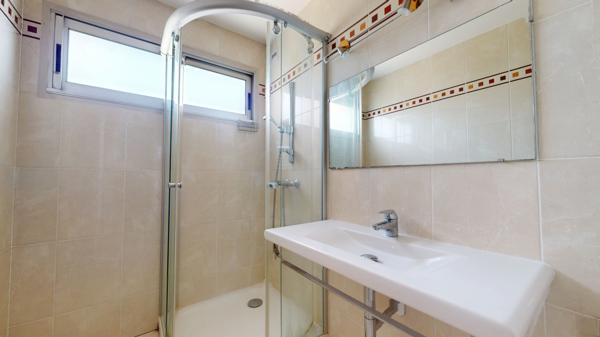 Appartement
         4 pièces
        - 92 m² 299 000 € *