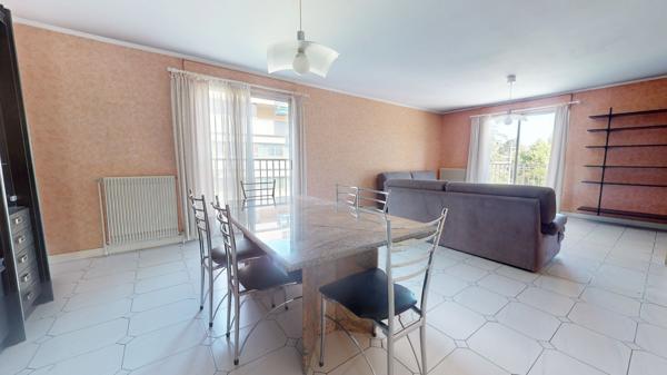 Appartement
         4 pièces
        - 92 m² 299 000 € *