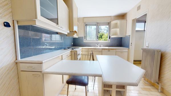 Appartement
         4 pièces
        - 92 m² 299 000 € *