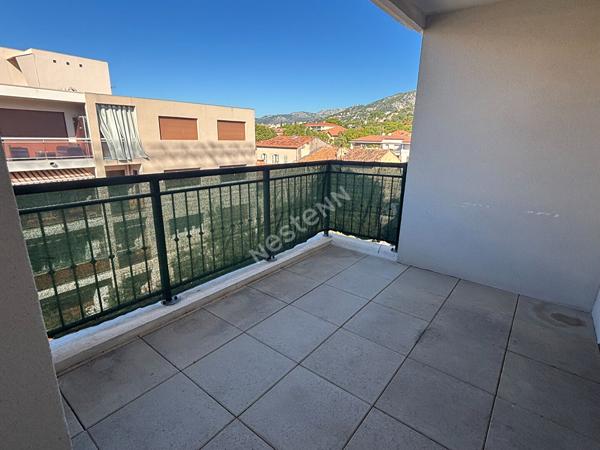 TOULON Saint Jean du Var T2 neuf avec garage