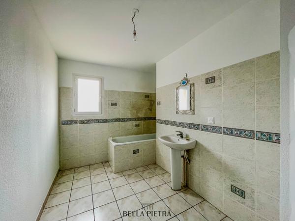 Marseillan (34340) Appartement 5 pièces de 100m² avec jardin et garage