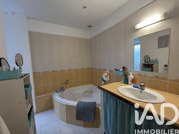Immeuble à vendre 385 m² Pépieux