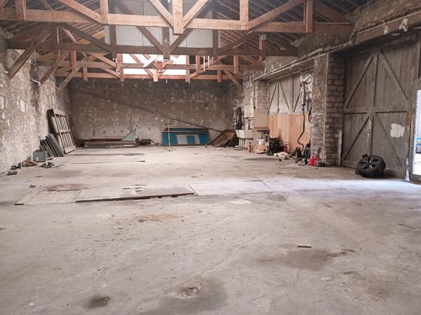 Entrepôt proche gare de Yerres