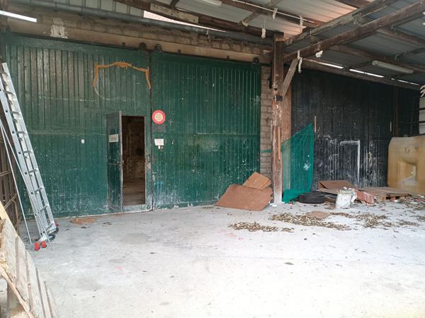 Entrepôt proche gare de Yerres