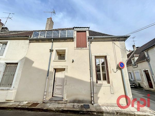 Maison à vendre    3 pièces •  Saint-Amand-Montrond