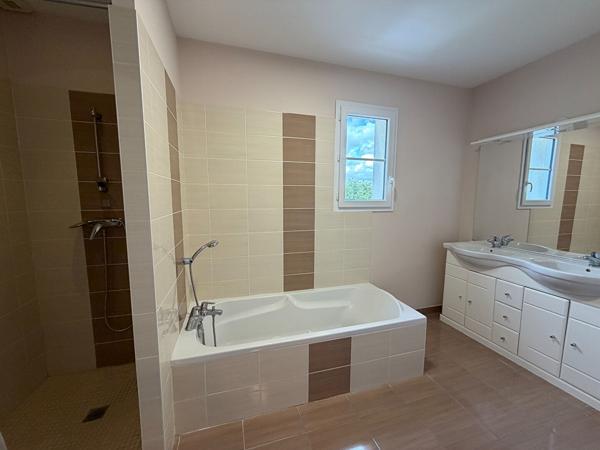 17200 ROYAN ROYAN - Maison à louer F5 - 101m²
