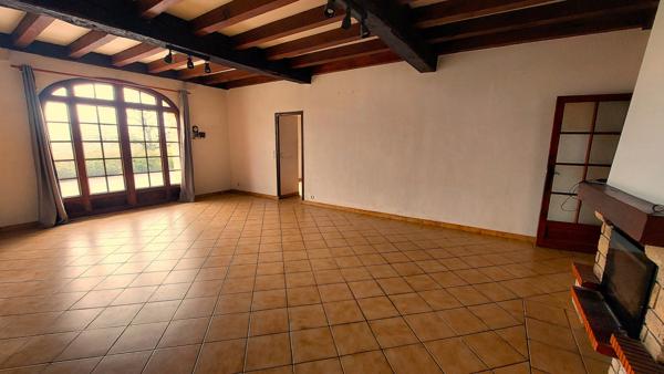 Guiche (64520) Guiche - Maison ancienne en deux logements