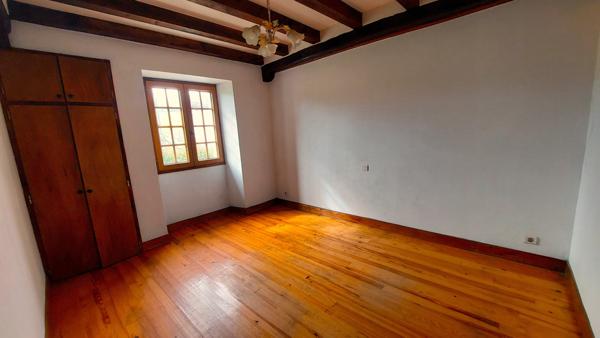 Guiche (64520) Guiche - Maison ancienne en deux logements