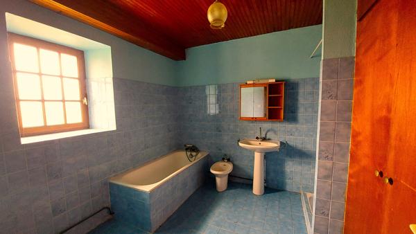 Guiche (64520) Guiche - Maison ancienne en deux logements