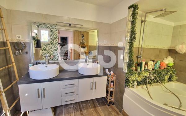 Maison à vendre    5 pièces • 92,15 m2 Marseille 15