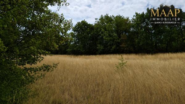 Terrain à bâtir de 1 950 m² – Lalbenque