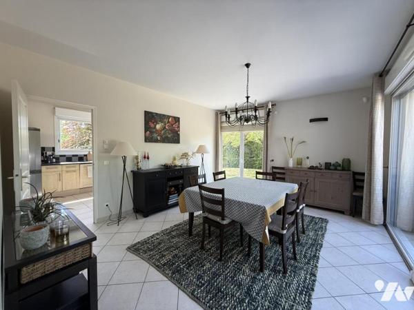 GUEUX- T8 de 2003 de 231m2 sur 785m2