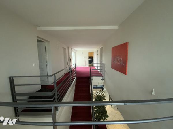 GUEUX- T8 de 2003 de 231m2 sur 785m2