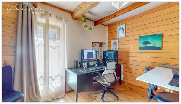 Exclusivité - Maison de village 132m² avec 5 pièces, terrasse et cour - Roujan (34320)