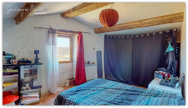 Exclusivité - Maison de village 132m² avec 5 pièces, terrasse et cour - Roujan (34320)