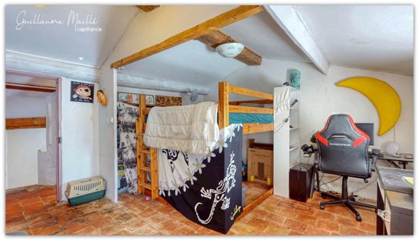 Exclusivité - Maison de village 132m² avec 5 pièces, terrasse et cour - Roujan (34320)